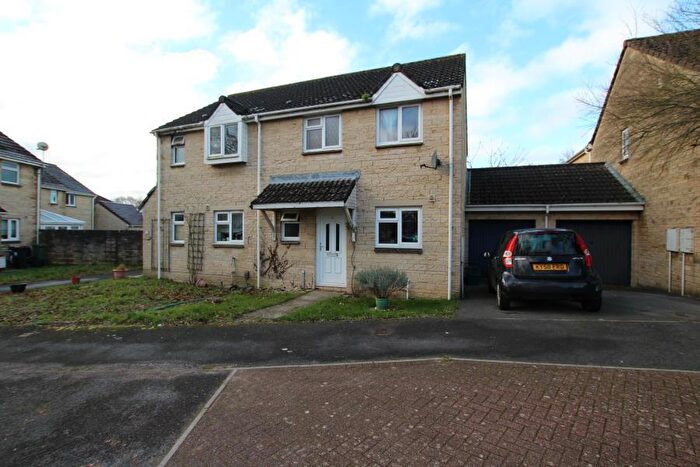 3 Bedroom Semi Detached House To Rent In Winsbury Way - Bradley Stoke, BS32