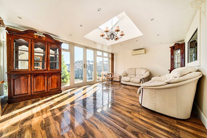 3 Bedroom Semi-Detached House For Sale In Panmure Road, Sydenham, London, SE26