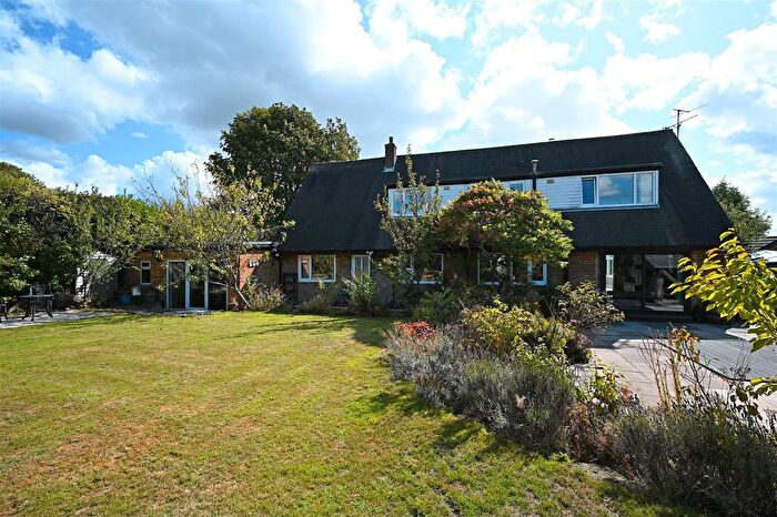 5 Bedroom Detached House For Sale In Green Lane, Dronfield, S18