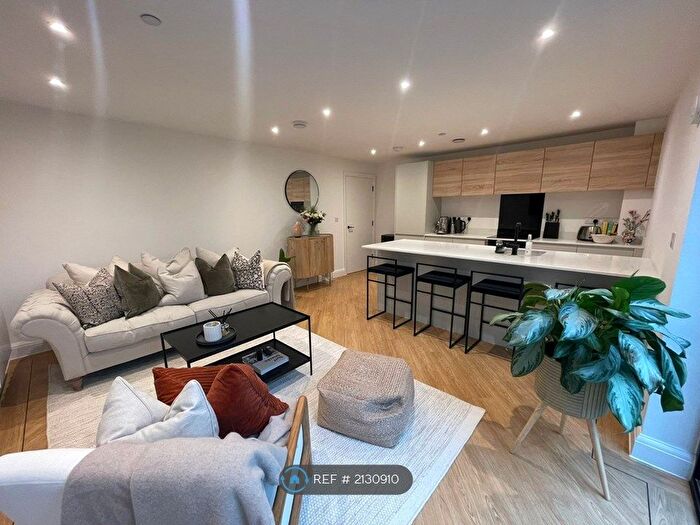 2 Bedroom Flat To Rent In North Road, Poole, BH14