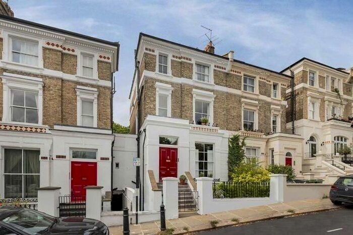 4 Bedroom Maisonette To Rent In Highgate West Hill, London, N6