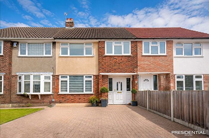 3 Bedroom Terraced House For Sale In Cornwall Close, Hornchurch, RM11