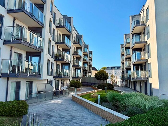 3 Bedroom Apartment For Sale In Beacon Road, Bournemouth, BH2