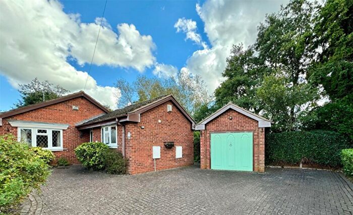 2 Bedroom Bungalow For Sale In Elmdale Drive, Kidderminster, Worcestershire, DY10
