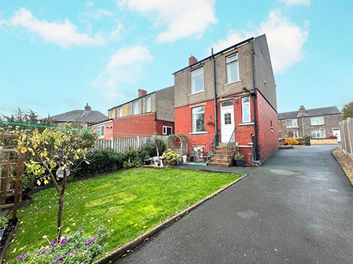 3 Bedroom Detached House For Sale In Longfield Avenue, Huddersfield, HD5