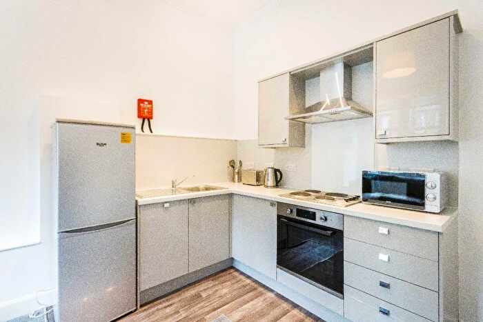 2 Bedroom Flat To Rent In Montgomery Street, Hillside, Edinburgh, EH7