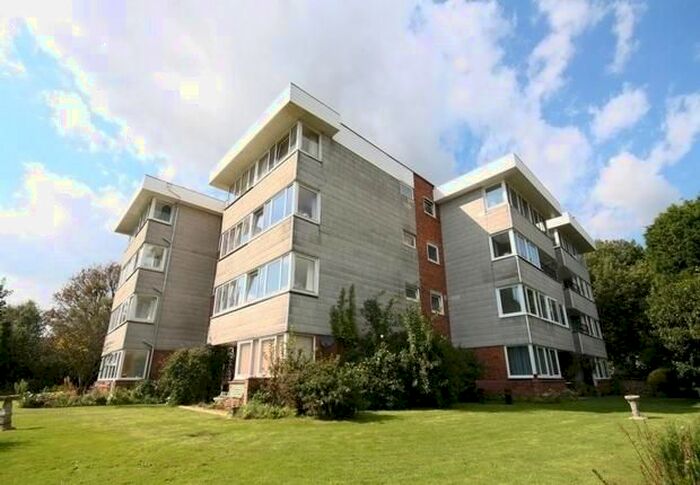 2 Bedroom Flat To Rent In Archery Road, St. Leonards-On-Sea, TN38