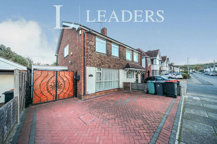 3 Bedroom Semi-Detached House To Rent In Kingsbury Avenue, LU5