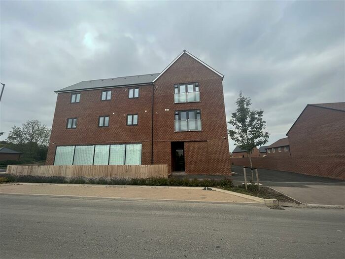 2 Bedroom Flat To Rent In Ward Street, Aston Reach, Weston Turville, Aylesbury, HP22