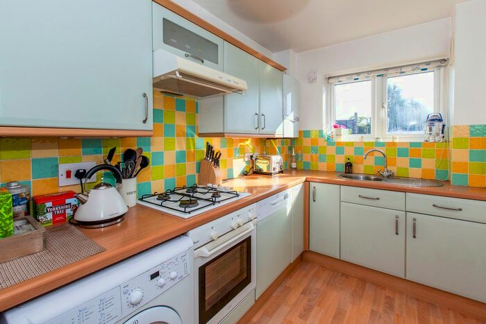 2 Bedroom Flat To Rent In Imperial Court, Imperial Road, Windsor, SL4