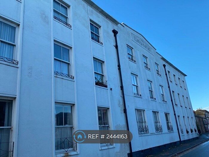 2 Bedroom Flat To Rent In High Street, Deal, CT14