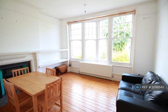 2 Bedroom Flat To Rent In Muswell Road, London, N10