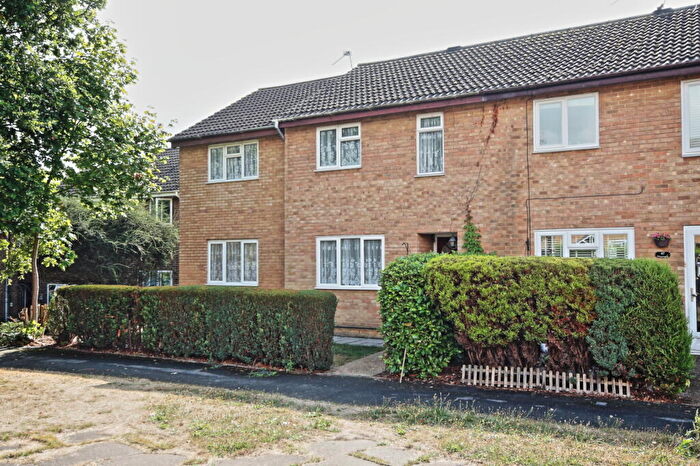 4 Bedroom Semi-Detached House To Rent In Westmead, Woking, GU21