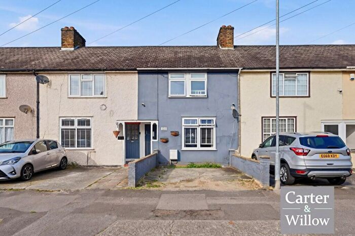 3 Bedroom Terraced House For Sale In Ilchester Road, Dagenham, RM8