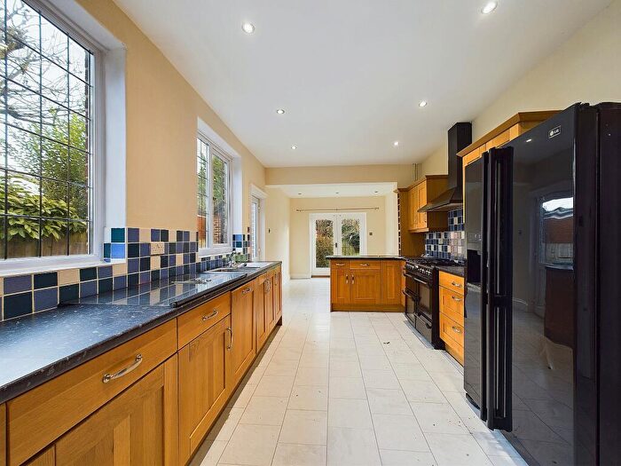 5 Bedroom Detached House To Rent In Belgrave Road, Boughton, Chester, CH3