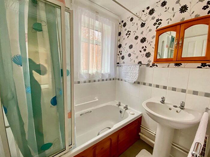2 Bedroom Detached Bungalow For Sale In Beverley Way, Malvern, WR14