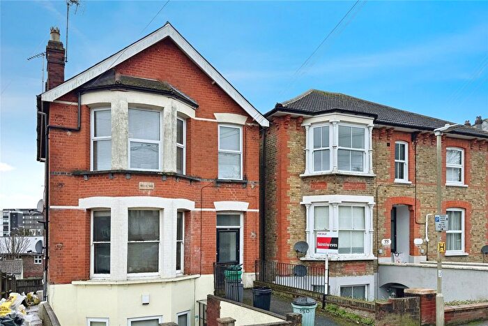 1 Bedroom Flat For Sale In Rose Valley, Brentwood, Essex, CM14