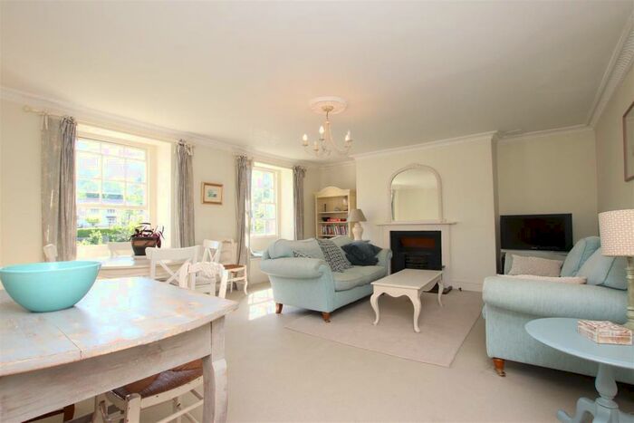 2 Bedroom Flat To Rent In Weston Lodge, Symes Park, Weston, Bath, BA1