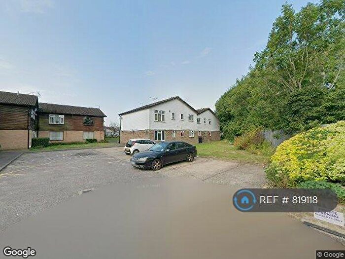 1 Bedroom Flat To Rent In Holmedale, Slough, SL2