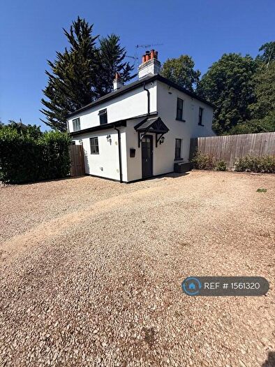 2 Bedroom Semi-Detached House To Rent In North St, Windsor, SL4