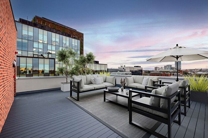 2 Bedroom Flat For Sale In Junction Court, Watford, WD17