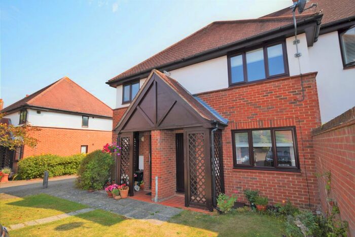 2 Bedroom Apartment To Rent In Barley Court, Saffron Walden, Essex, CB11