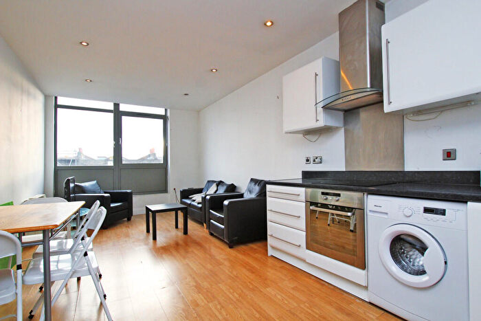 2 Bedroom Apartment To Rent In Gallery Apartments, Commercial Road, Whitechapel, London, E1