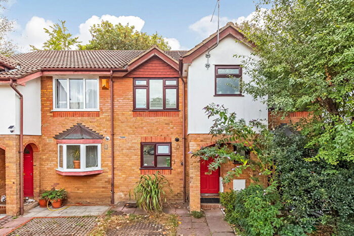 3 Bedroom Terraced House For Sale In Wellington Mews, East Dulwich, SE22
