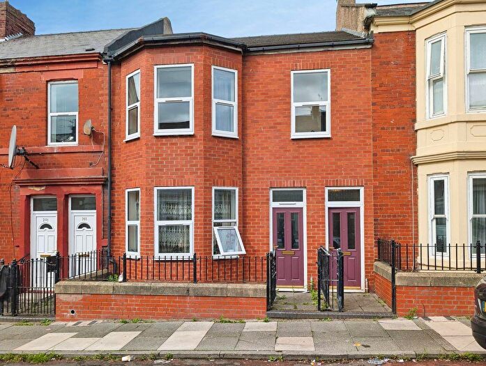 4 Bedroom Flat For Sale In Farndale Road, Benwell, Newcastle Upon Tyne, NE4