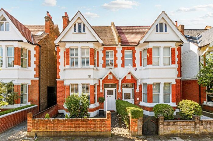 5 Bedroom Semi-Detached House To Rent In Wavendon Avenue, Chiswick, W4