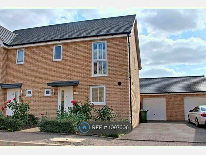 3 Bedroom Semi-Detached House To Rent In Gladiator Road, Cambridge, CB23