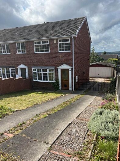 3 Bedroom Terraced House To Rent In New Road, Mapplewell, Barnsley, S75