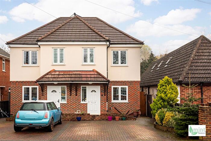 4 Bedroom Property For Sale In Kings Road, New Haw, Addlestone, KT15