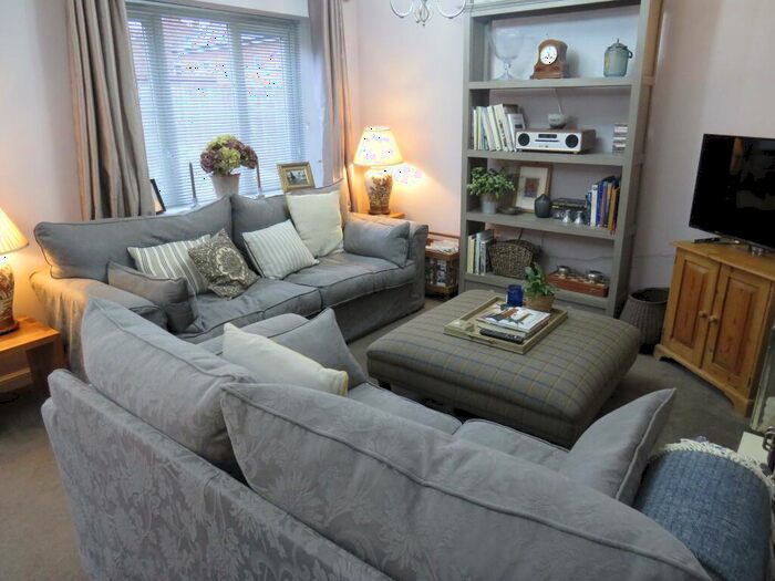 4 Bedroom House To Rent In Deers Leap, Stratford Leys, Stratford Upon Avon, CV37