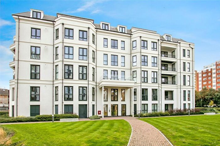 1 Bedroom Flat For Sale In West Cliff Road, Bournemouth, Dorset, BH2