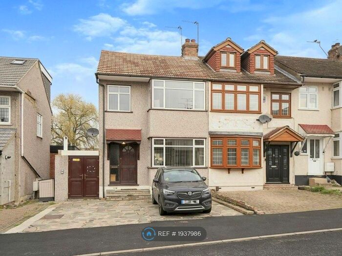 3 Bedroom Semi-Detached House To Rent In Macdonald Avenue, Hornchurch, RM11