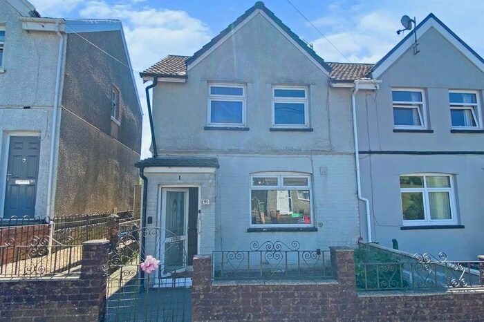 3 Bedroom House To Rent In Thomas Street, Gilfach Goch, Porth, CF39