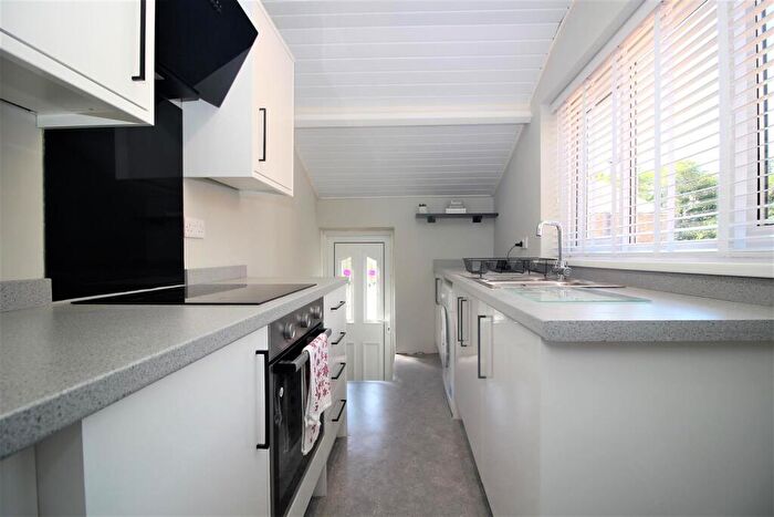 2 Bedroom Flat To Rent In Lieven Street, Hazelerigg Newcastle Upon Tyne, NE13