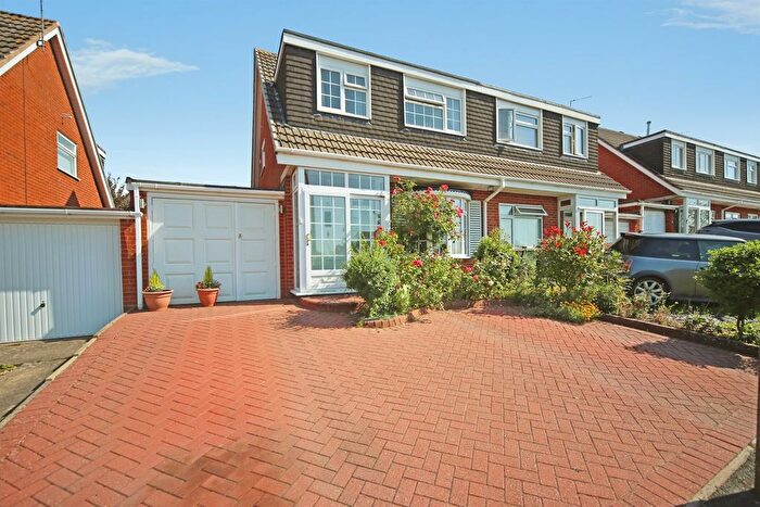 3 Bedroom Semi Detached House For Sale In Pebworth Close, Redditch, B98
