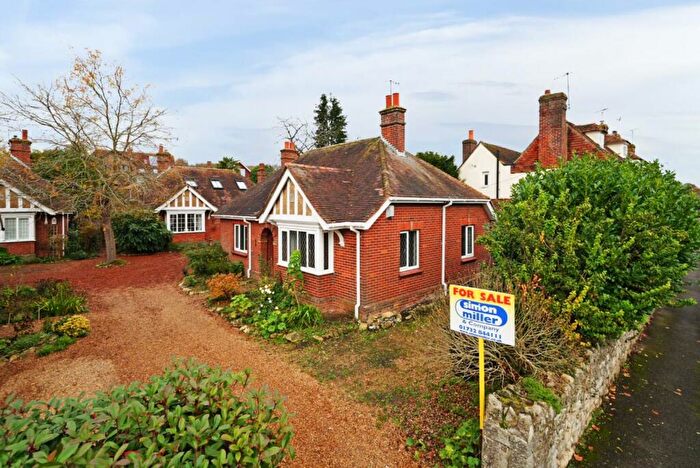 2 Bedroom Detached Bungalow For Sale In Church Street, Teston, Maidstone, ME18