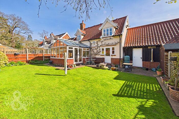 3 Bedroom Link Detached House For Sale In Church Close, South Walsham, Norwich, NR13