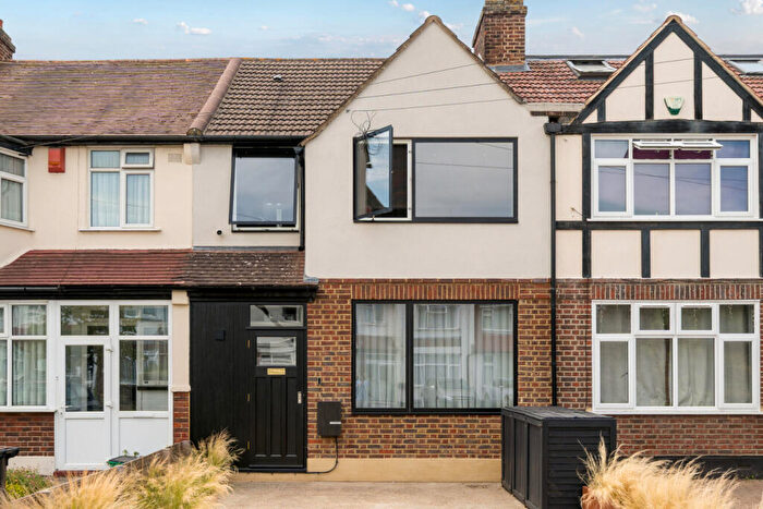 2 Bedroom Terraced House For Sale In Aviemore Way, Beckenham, Kent, BR3