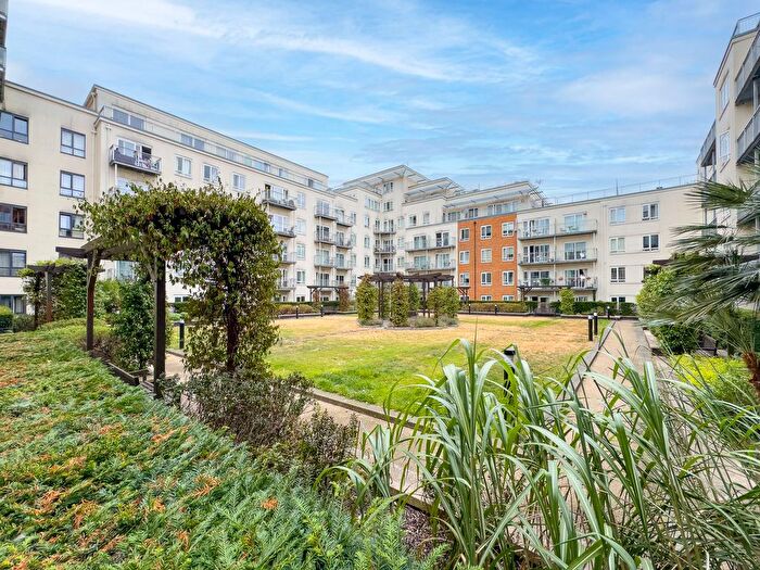 3 Bedroom Flat To Rent In Boulevard Drive, Avro House, NW9