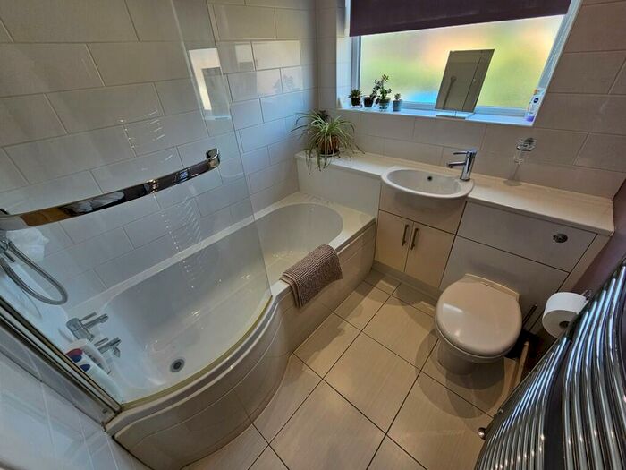 2 Bedroom Semi-Detached House For Sale In Edendale Road, Melton Mowbray, LE13