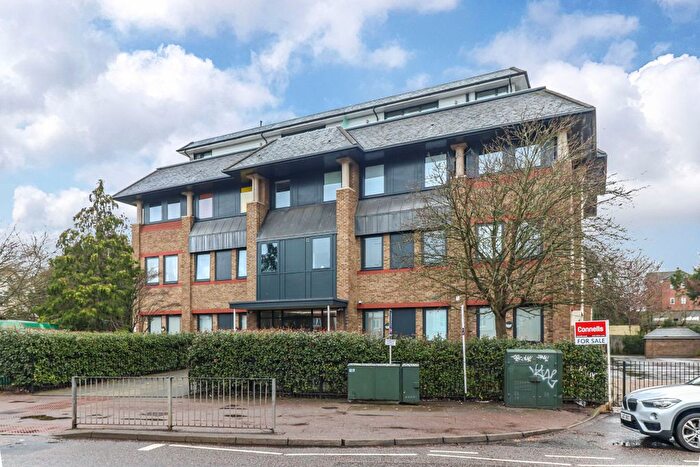 1 Bedroom Flat For Sale In Aldenham Road, Bushey, WD23