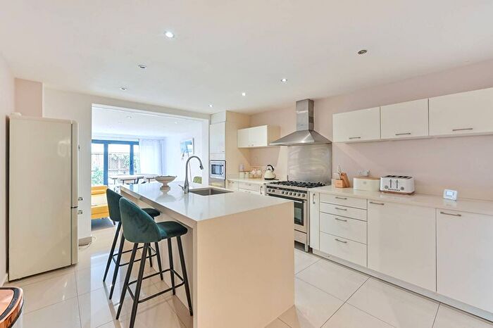 4 Bedroom Terraced House For Sale In Mandela Street, Oval, London, SW9