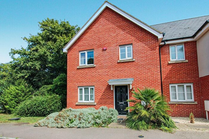 2 Bedroom End Of Terrace House For Sale In Montague Street, Basildon, SS14