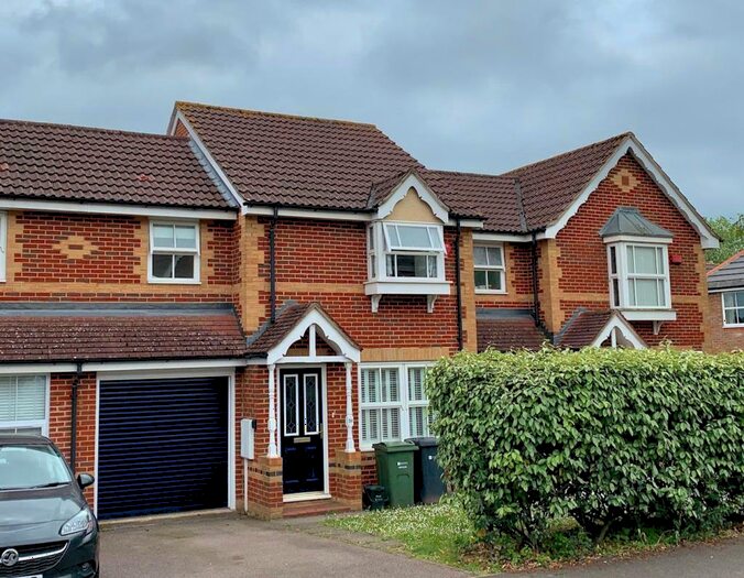 3 Bedroom Terraced House To Rent In Scholars Walk, Guildford, Surrey, GU2