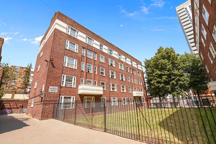 3 Bedroom Flat To Rent In Old Castle Street, London, E1