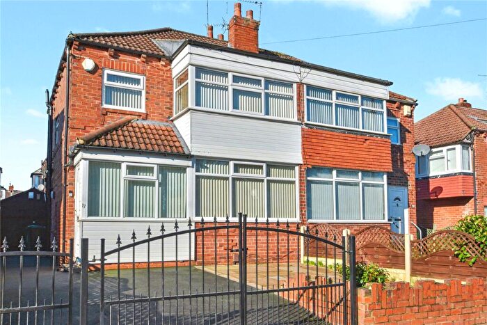3 Bedroom Semi Detached House For Sale In Grange Park Terrace, Leeds, LS8